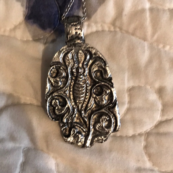 Gypsy warrior hasma necklace - Picture 3 of 4